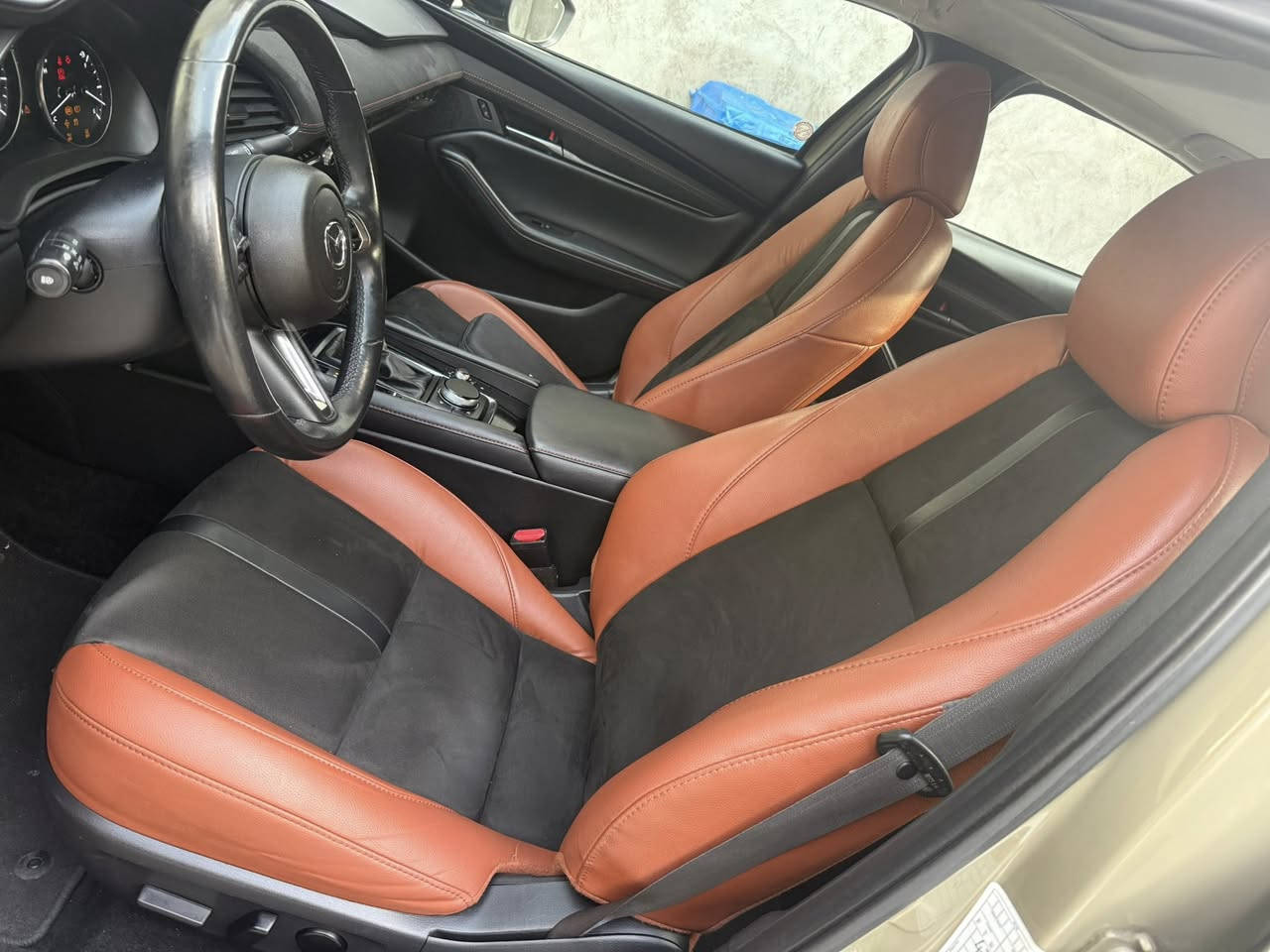 مازدا3 
128 ورقة 
***********
