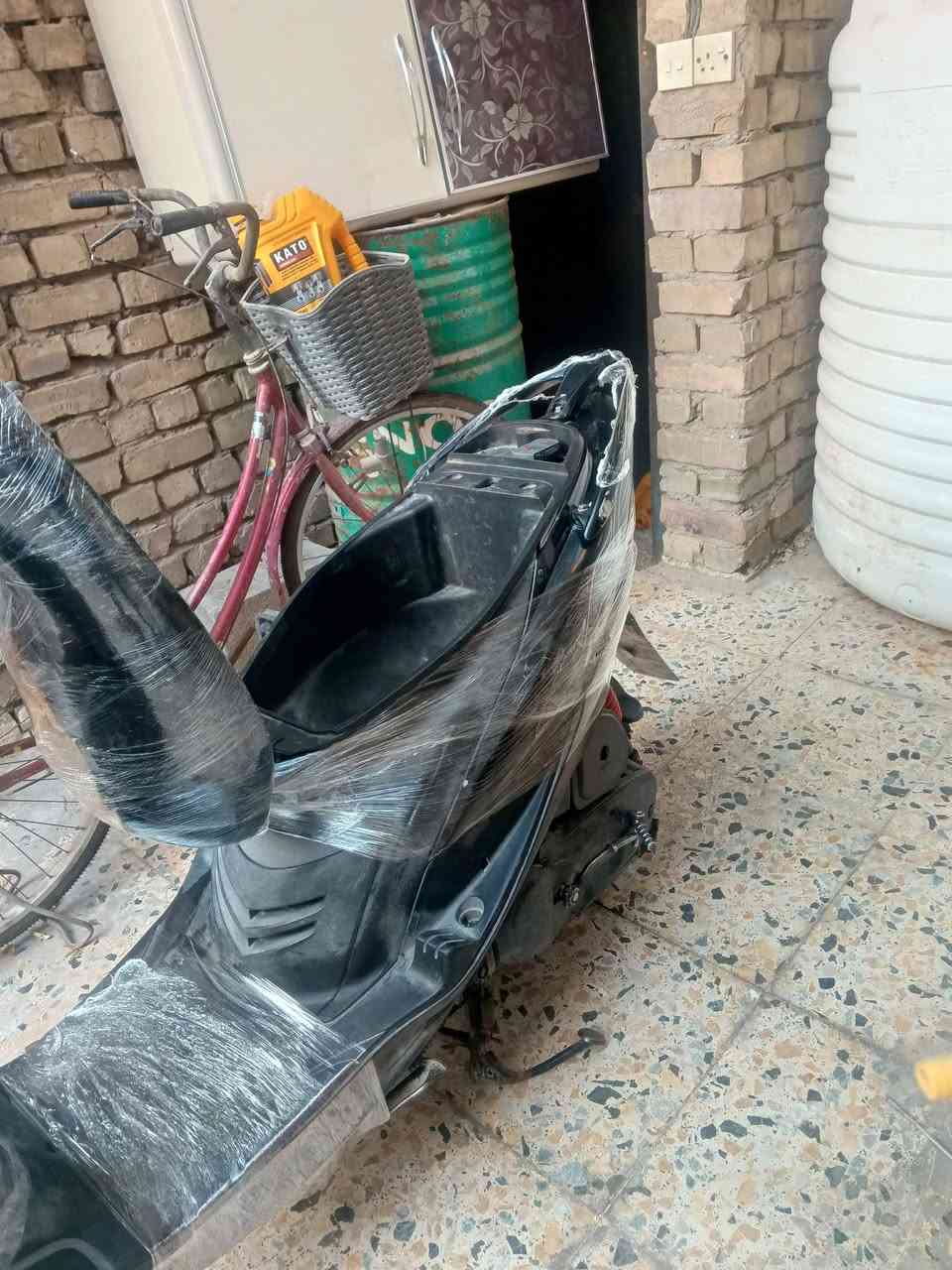 السلام عليكم ماكس عدله للبيع كفر بلادي ماكينه ناعمه دراجه خير من الله سواد بلادي مالتها ويا المكينه حتى تدشبول زوج تارات جده كهربائيات كلها شغاله سلف هندر السعر 575 وبيها مجال شيء قليل مكاني بغداد الدوره واتساب فقط***********
