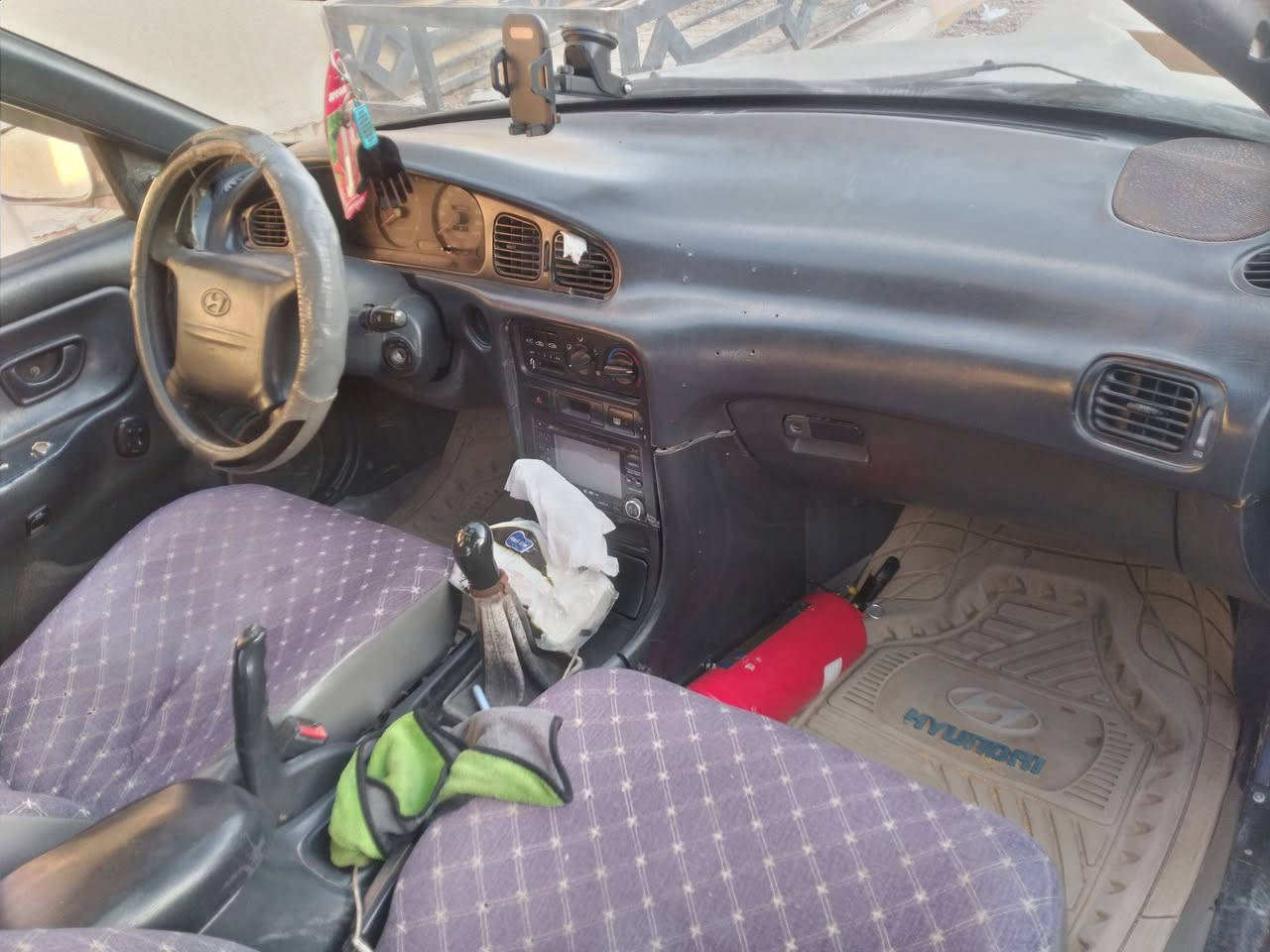 السلام عليكم من رخصة مدير الاكروب سوناتا ٢٠٠٠ كير عادي  كابريته السعر ٣٥ وبيه مجال العنوان واسط النعمانيه رقم الهاتف  *********** يوجد واستاب
