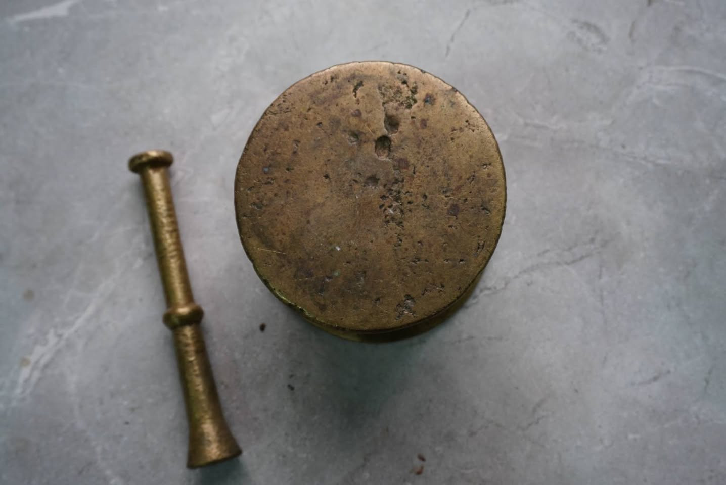 دلة و هاون للبيع
الهاون ب٢٥ الف 
الدلة ب٦ الالف 
الهاون بي زروف سطيحة بي و باليدة مالته مثل ما واضح
و الدلة بيها حرك من الداخل مو قوي 
ثنيناتهن تصليحهن بسيط


**إذا كنت صاحب هذا الإعلان وتريد حذفه لأي سبب، رجاءا أرسل رسالة إلى الدعم الفني**