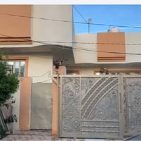 خلف مركز شرطه • ٢٠٠م • على فرعين