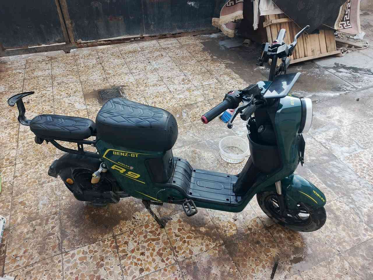 بسم الله الرحمن الرحيم 

السلام عليكم ورحمه الله وبركاته 
دراجه شحن للبيع 
R9 
موديل نهاية 25 
جديد ما بيه شي أن شاء الله 
بس البريك الخلفي عطلان 
بطاريات الفيتنامي الاصلي 
سعر 450 الف قبل للتفاوض 
ملاحظ الدراجه ما متعوبه 
من الشغل لبيت من البيت للشغل 
رقم ***********
بصره . شط العرب .
