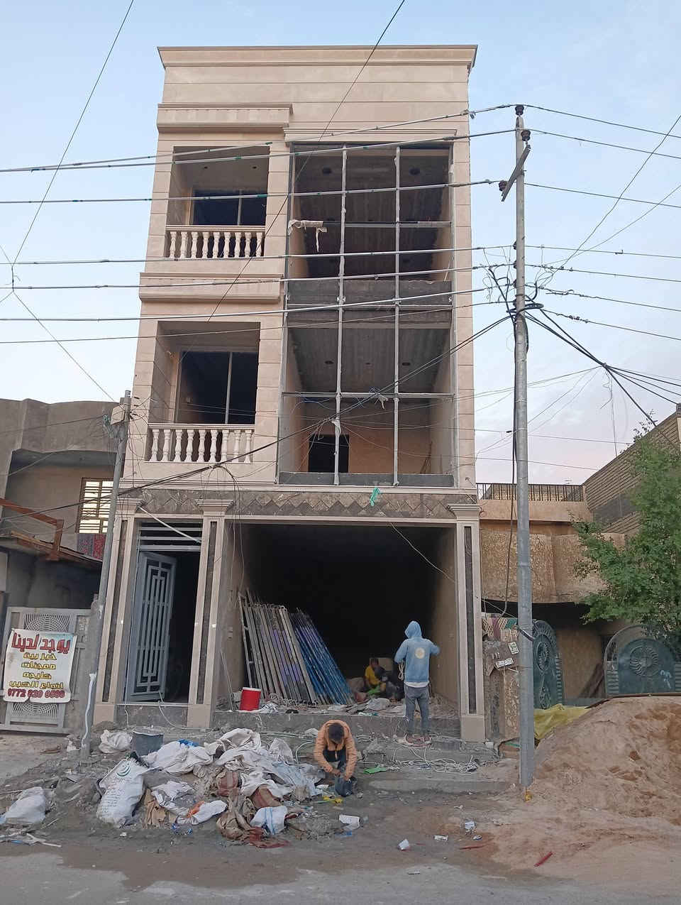 تم تصميم وتنفيذ هذا العمل في العاصمه بغداد بالمرمر   السوبر بنظام الكلاسك
طريقة العمل (سيم نحاس + لحيم+ خبط لين +بي ار  سي  6ملم 15×15)
  
عملنا في جميع محافظات العراق

لمراسه الصفحه او اتصال علئ الارقام  

***********

***********  واتساب 

باشراف قاسم المصلاوي
