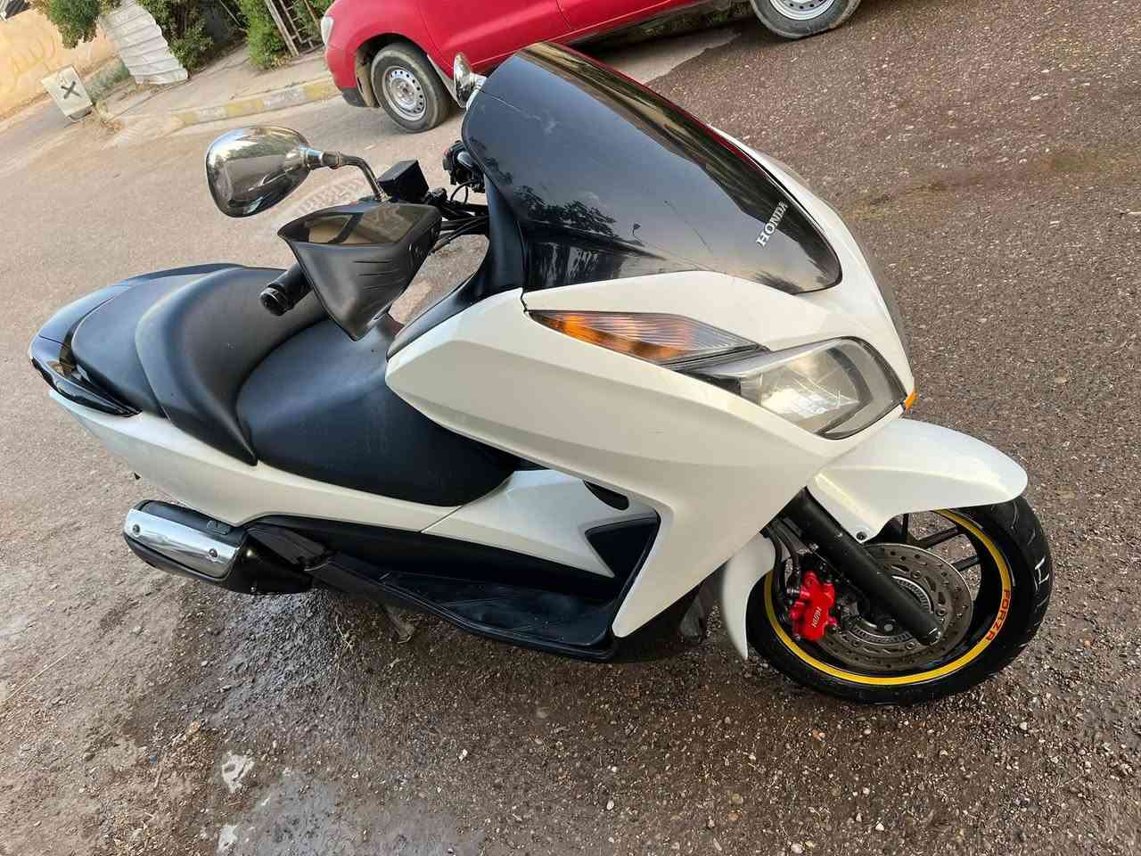 فوزرا 012
دراجة كشرها نظيف كلش 
دراجة لا تنقيص لا تبخير شرط 
معدل 120 
بيها بولبرن يراد تبديل 

مكان ديالى ***********

سعر مليون و ربع  وبيها مجال
