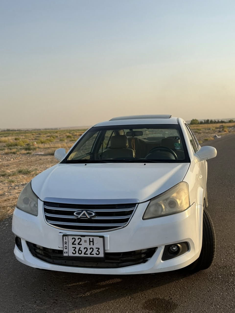 سەیارەی E5 مۆدیل ٢٠١٤  گێر و مەکینە بە شەرت چوار تایەی تازەی لەسەرە  سەنەوی تازەیە تا ٢٠٣٠ هەزەشی تەواو نەبووە کۆبۆنی بەنزینشی هەیە یەک دەرگا و جاملغێکی هەیە بۆ نرخ پەیوەندی بکەن 
***********
