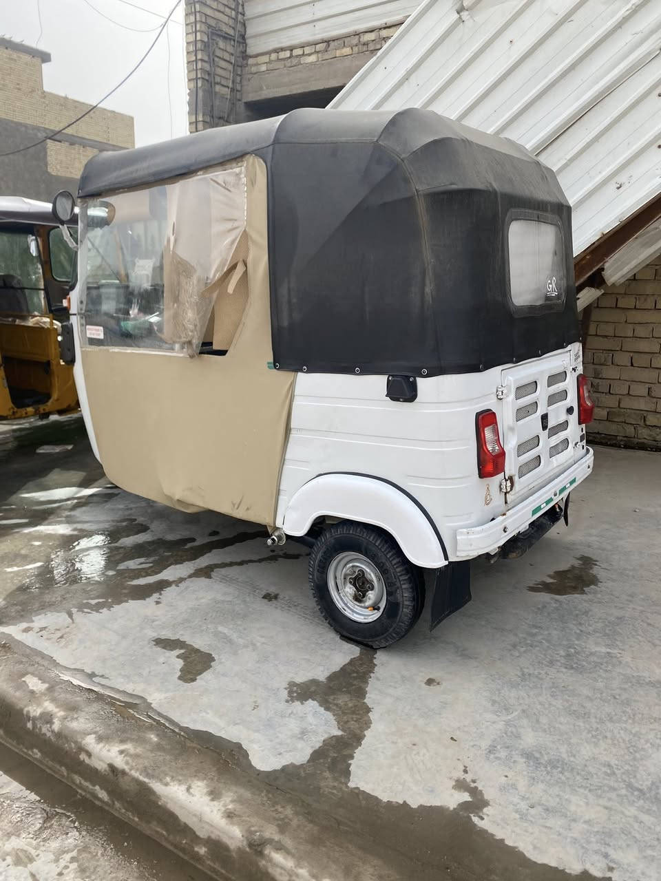 مديل ٢٠ تكتك نضيفه بلاديه كشر بدون صبغ بلادي مرقم بسمي مكان بغداد الغزاليه تكتك كامله مكمله كبل لل شارع سعر ٧٠٠٠وبيه مجال. ***********
