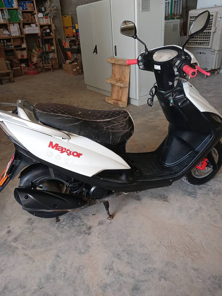 للبيع دراجه ماكس دراجه نضيفه ممفتوحه مال جناي بيع مستعجل كهربائيات شغاله كلها ماعدا الجوزه عاطل بيها فقط الاطفاء للتواص
*********** 
سعرها قفل 500 النجف, العراق
