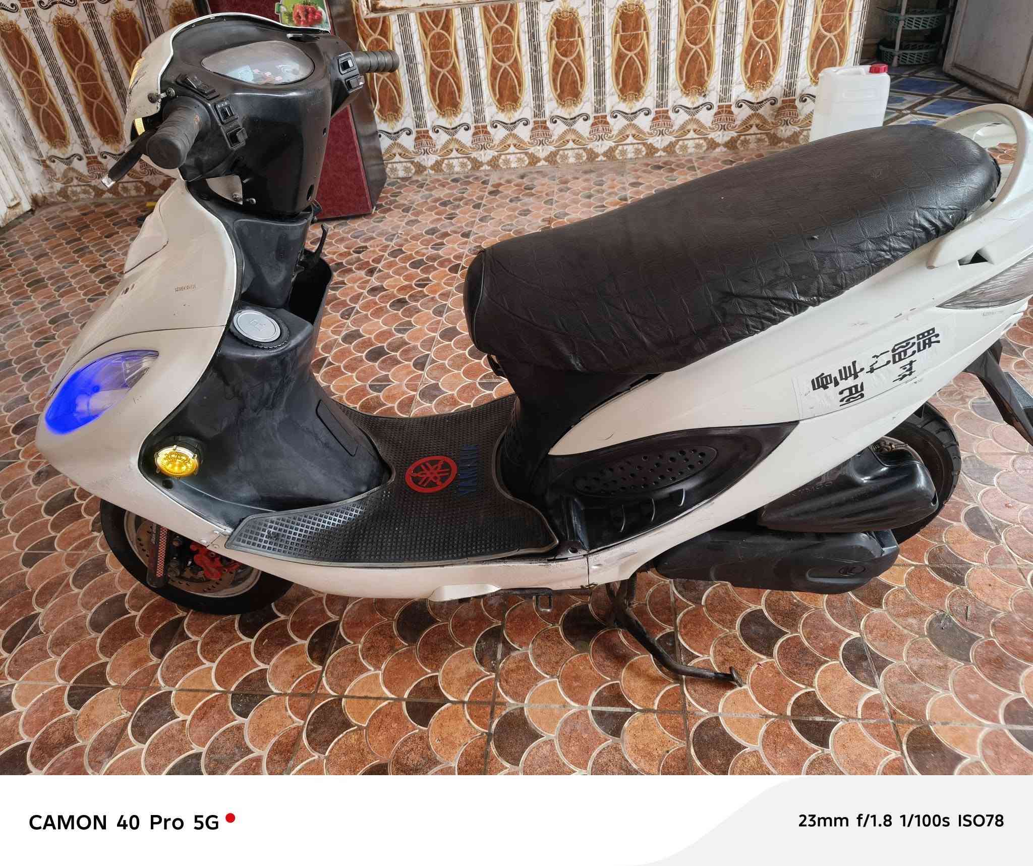 دراجه في تو موديل 13 بيه مشي خير من الله كهربائيات كله شغاله تجفيت شركه 450قفل قفل لحد يكلي على التفاصيل وشكد قفله كله تفاصيل كدامك مو شراي اعبر المنشور ***********
