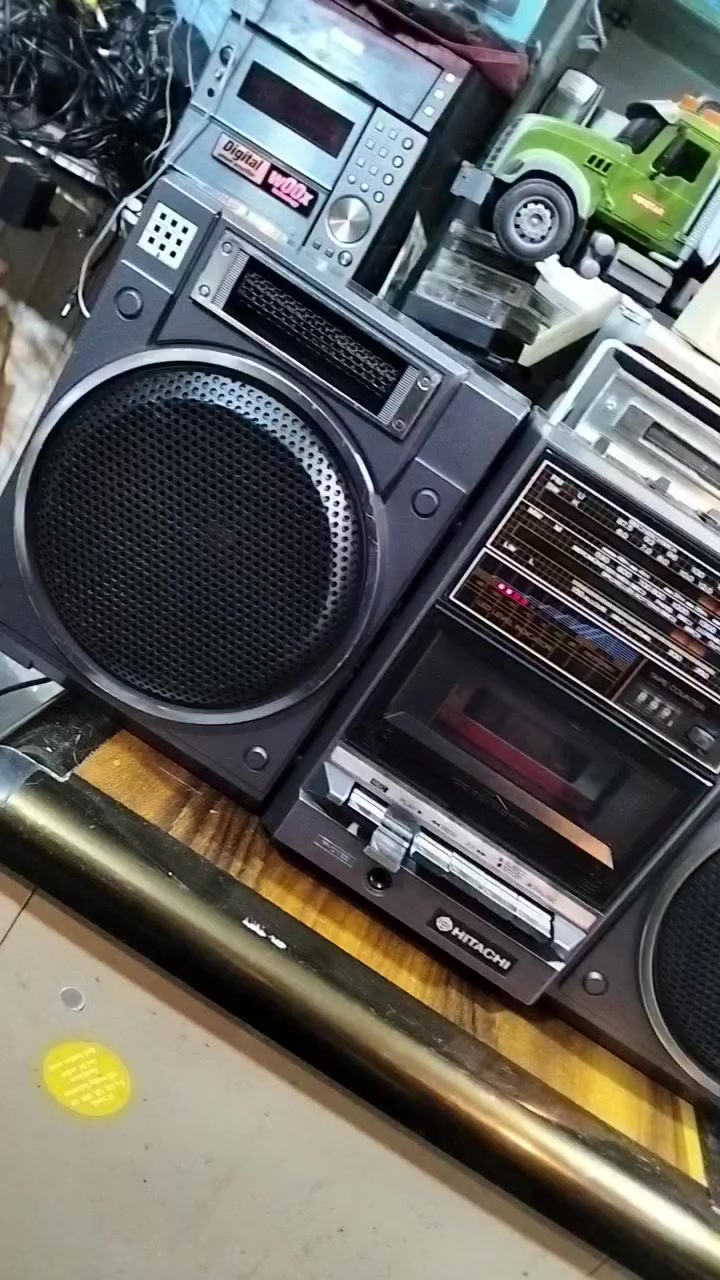 راديو مسجل هيتاشي
صناعه ياباني صنع سنة 1983
جهاز بلادي غير داخل تصليح 
الجهاز شغال بالكامل 
يوجد فديو بالمنشور يوضح التشغيل 
للحجز المراسله على الخاص


**إذا كنت صاحب هذا الإعلان وتريد حذفه لأي سبب، رجاءا أرسل رسالة إلى الدعم الفني**