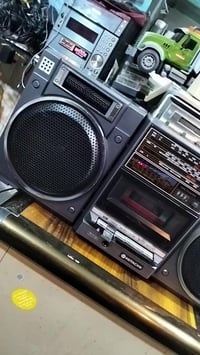 هيتاشي • راديو مسجل • ياباني ١٩٨٣