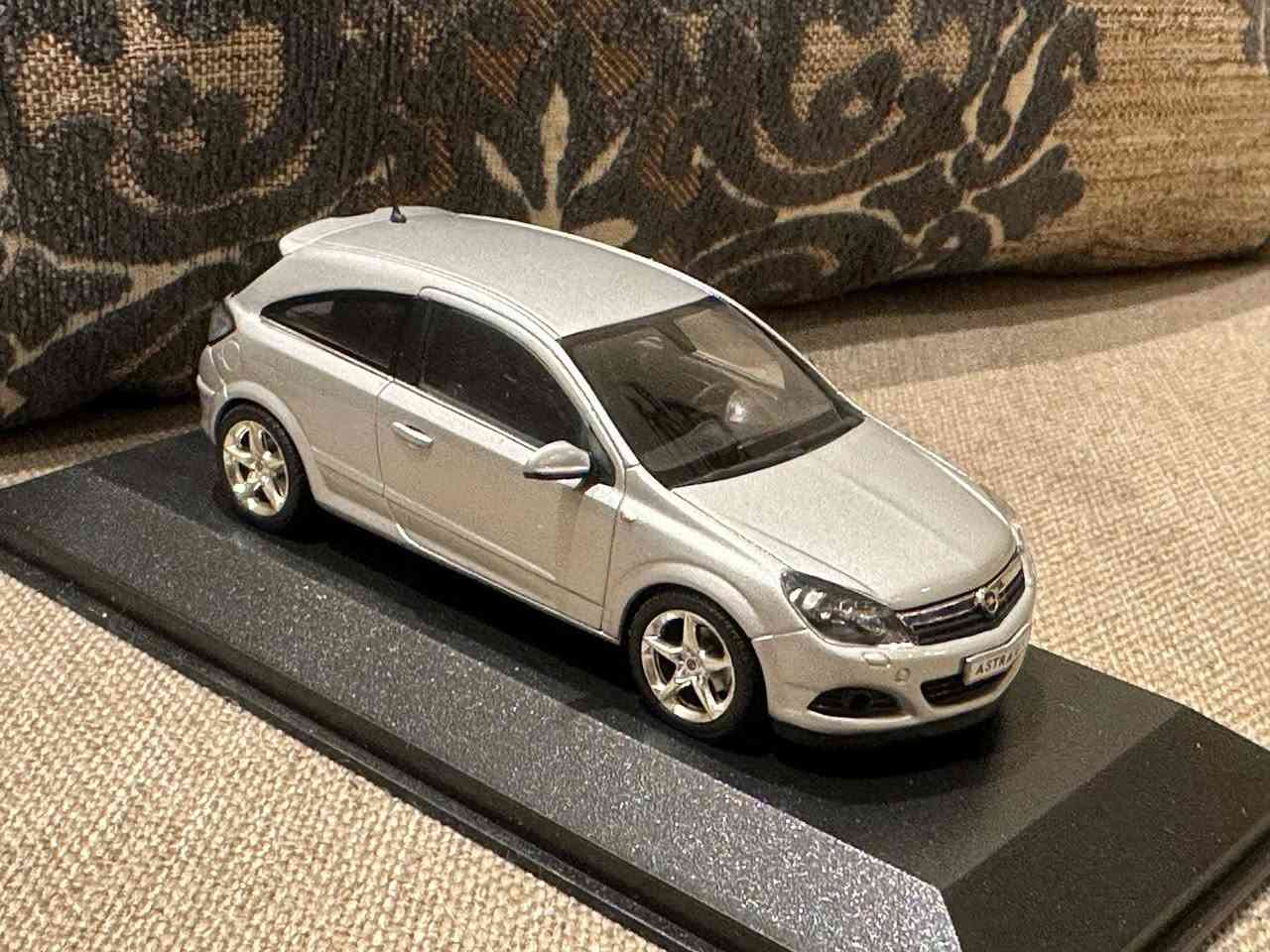 OPEL ASTRA GTC 🔴
DELAER EDITION 1/43


**إذا كنت صاحب هذا الإعلان وتريد حذفه لأي سبب، رجاءا أرسل رسالة إلى الدعم الفني**