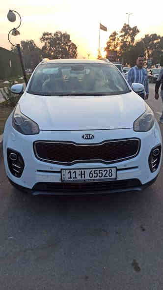 سبورتج موديل 2018 خليجي رقم بغداد انكليزي بصمه بانوراما تبريد قطعتين  سياره جاهزه من كلشي فقط صبغ في المكان لمحدد مكينه2000دوش 
للتواصل عل رقم *********** ما جاوب خاص فقط العسر ١٩٥
