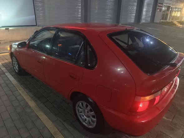 السلام عليكم هاي الجكليته للبيع 
كورلا يسره بلاد اوتماتيك مصبوغه عام جماليه مكفوله من الضربه مكينه وكير جدد تبريد ثلج تخم تاير غرفه جديده تخم تاير ريمون سنتر لوك كهربائيات كلشي شغال بيها طخه باب خلفي جدا بصيطه السعر 42 قفل قفل بدون عمله يعني 40 ماترهم رقم بغداد دولي سنويه هزه جديده مكاني بغداد السيديه تقاطع درويش رقمي *********** مقطع فيديو للسياره اول تعليق موجود بغداد
