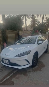 بي واي دي للبيع سيل 5 للبيع ماشيه  ٣ الالف زيرو مكفوله ما عده طخه صغير...