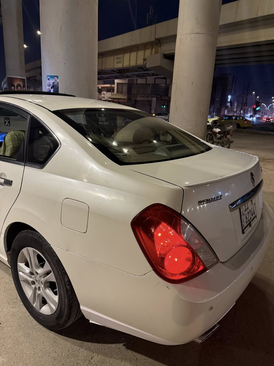 سياره ٦ سلندر فوول مواصفات كلشي بيها شغال
فقط بيها تبديل جاملغات اماميه نفس لون بدون دواخل

مكفول من صبغ 
مكينه وكير جدد 
حداديه امامي خلفي جديده
مابيها كل نقص
سعر ٨٨وبيها مجال

‭٠٧٨٢ ٧٧٧ ٧١١٦‬فقط اتصال 
مكان سياره بابل
