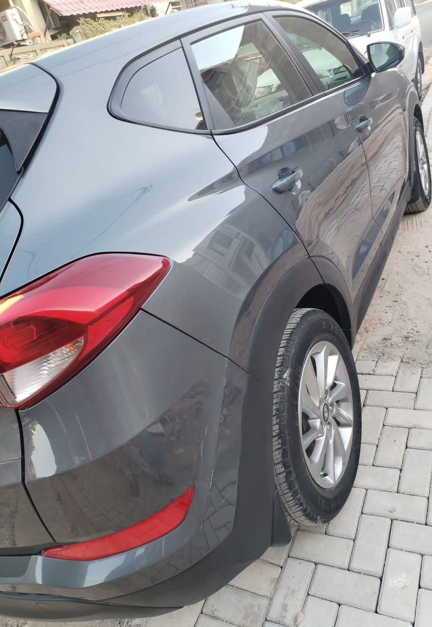 السلام عليكم 
توكسان 2018 رقم بغداد الدولي سنويه جديده تحويل مباشر
صبغ فقط الحادث جاملغ امامي وخلفي (((((بدون ايرباك)))))
محرك 2400
نص مواصفات 
محرك كير صدر تبريد كله كفاله
ماشيه 70 ميل حقيقي
السعر 149 $
مكان السياره بغداد الدوره
***********
