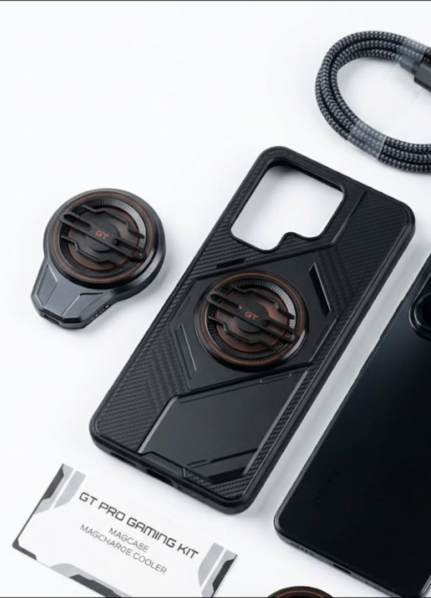 ⁨ Infinix GT Pro Gaming Kit 🎮
السعر 14 الف
جماعة البوبجي و بقية العاب الگيمنك ما نسيناكم 
المواصفات
حافظة الحماية (GT MagCase):
تصميم Cyberpunk عصري بملمس الكاربون فايبر.
مزودة بحلقة مغناطيسية قوية لثبات الملحقات والشحن اللاسلكي.
مروحة التبريد (MagCharge Cooler):
تقنية تبريد أشباه الموصلات (Semiconductor) لخفض الحرارة فوراً.
إضاءة RGB تفاعلية تضفي جواً حماسياً أثناء اللعب.
تعمل بهدوء تام دون ضجيج يؤثر على صوت اللعبة.
رأس الشاحن والكابل المتين:
شاحن بقوة 45 واط (أو أكثر حسب توافق الجهاز) يدعم الشحن السريع.
كابل Braided (مغلف بالقماش) عالي التحمل ومقاوم للقطع والتشابك.
التوافق والأداء:
مصممة خصيصاً لسلسلة Infinix GT لضمان أعلى استقرار للفريمات (FPS).
توزيع حراري ذكي يطيل من عمر البطارية أثناء الاستخدام المكثف.⁩


**إذا كنت صاحب هذا الإعلان وتريد حذفه لأي سبب، رجاءا أرسل رسالة إلى الدعم الفني**