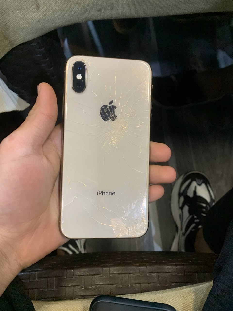 ايفون اكس اس ذاكره ٦٤ بطاريه ١٠٠ فيس ايدي شغال كاميرات شرط دمعه كاميره سيلفي واكفه اثر وكعه لمراوسه ويه اندرويد فقط مراوس


**إذا كنت صاحب هذا الإعلان وتريد حذفه لأي سبب، رجاءا أرسل رسالة إلى الدعم الفني**