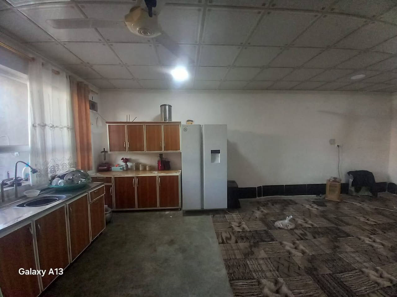 #دار للبيع:--#مساحة 200م
#موقع:--بنجاعلي قرب جامع بلال حبشي 
............... 
فرع عريظ 
#بناء نظيف 
................ 
محتويات 
 /غرفتين  نوم+مطبخ+هول +استقبال +صحيات 
كراج 
.............................. 
سعر 52مليون مجال
.............................. 
للاستفسار اتصال عالرقم
 ***********
***********
راجع مكتب عقارات اسيا
عنوان مكتب سايدين قادسية
