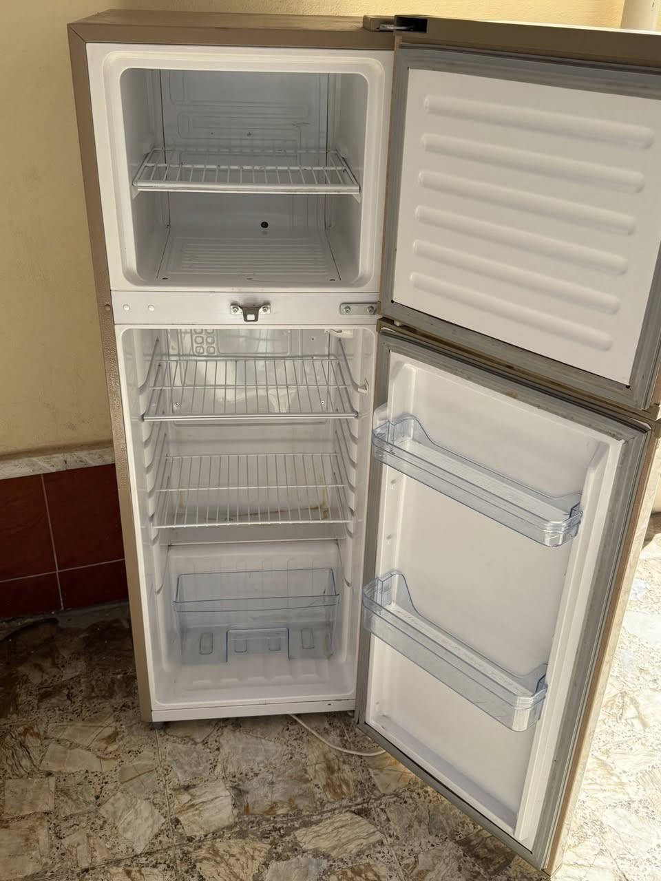 ثلاجه مستخدمه قليل للبيع سعر 125 النجف عسكري وفاء
@
@


**إذا كنت صاحب هذا الإعلان وتريد حذفه لأي سبب، رجاءا أرسل رسالة إلى الدعم الفني**