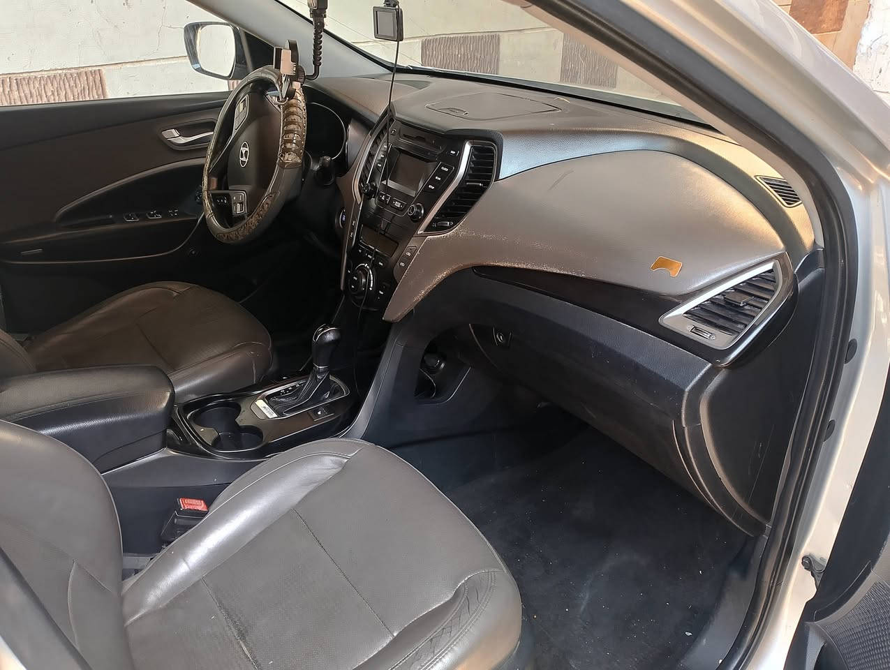 سنتافيا موديل 2013
فول عده فتحه مكينه 4 جي تياي 5راكب رقم بغداد بسمي 
مكانه بغداد حي جميله 130سعره ***********
أمريكا جاملغ وبنيد حادث صار بيه جراد ونصبغت 4قطع سياره خير من الله تبريد جاهز مكينه جاهزه صدره 80$ 
آسف عله الطاله
