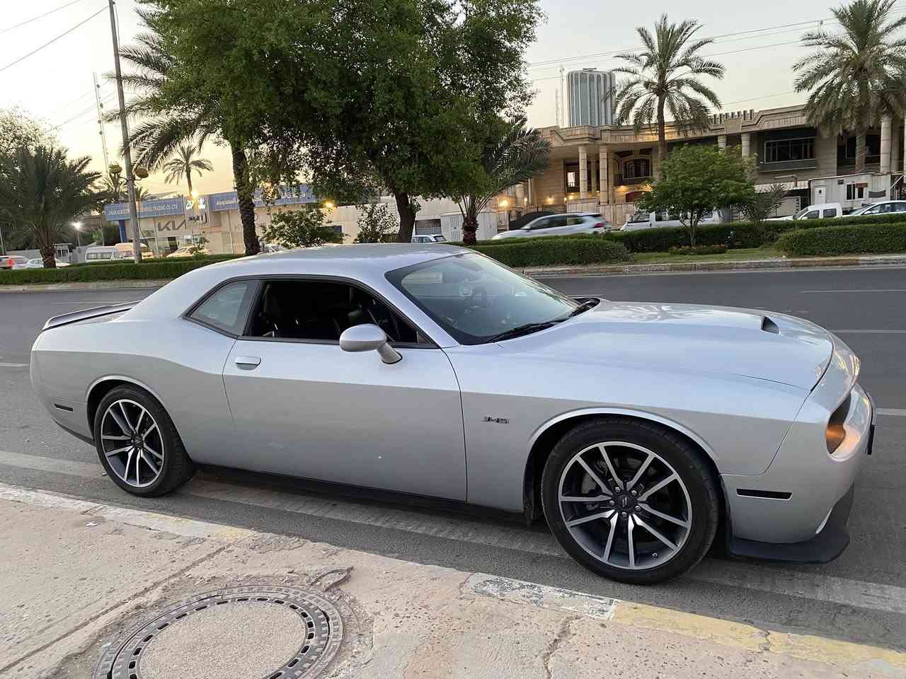 السلام عليكم 
جالنجر وارد امريكي  
موديل 2023 
‏ R/T 5700
سياره حادثه جاملغ وبنيد فقط صبغ    
سياره ماشيه 39 الف ميل ممشى امريكا 
سياره على وضع الشركه  
للاستفسار اتصل وتدلل متوفر واتساب 
سعر 198 ورقه وبيه مجال 
كلشي موجود بالسوك وبسعره 
*********** 
مكان السياره بغداد
