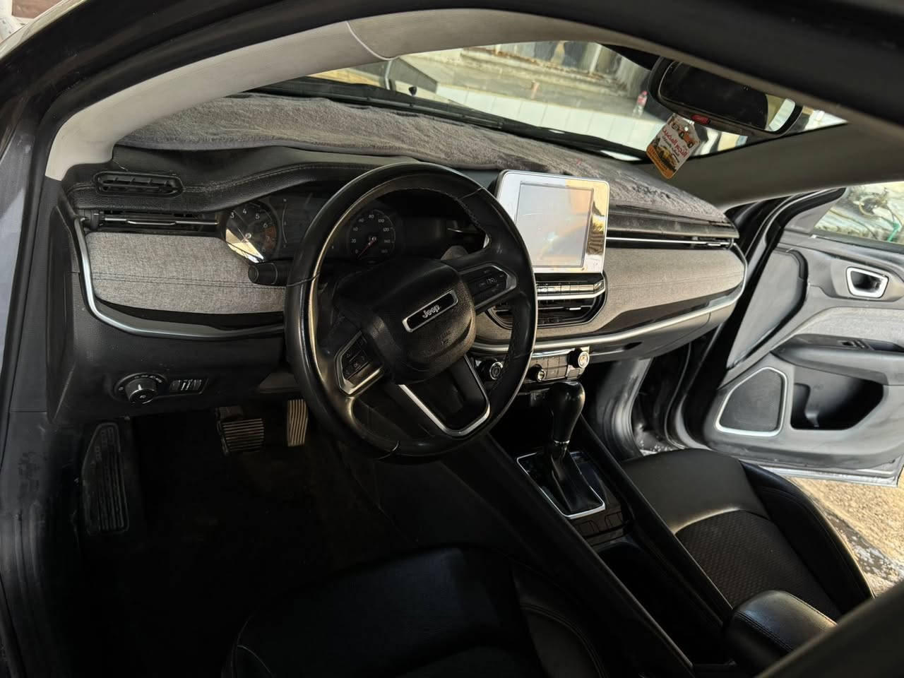 جيب كومبارس موديل 2022 بدون رقم صبغ 3 قطع ماشيه 48 الف سعرها 105$
***********
