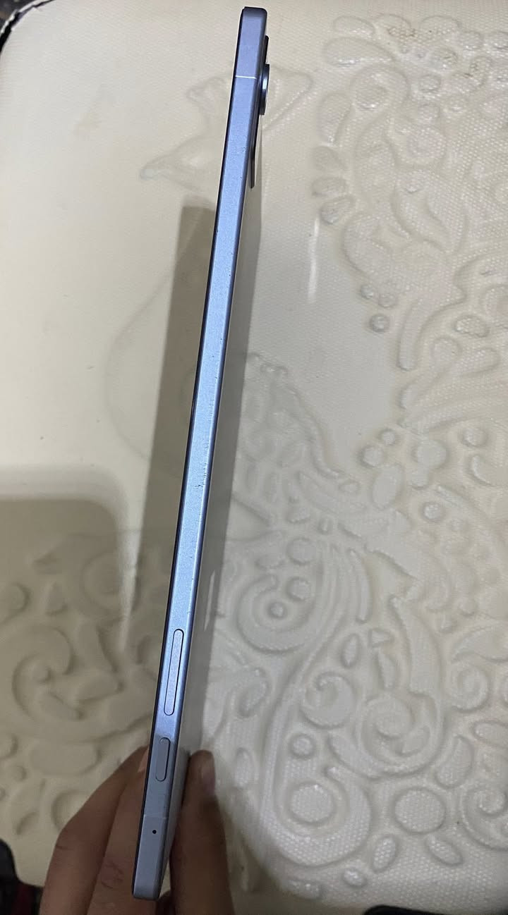 سلام عليكم ايباد OPPO A17 اوميدو للبيع مستعمل ونظيف استخدام شخصي لغرض دراسه  صار اله فترة قصيرة  وذاكره128 للبيع السعر180 وبي مجال مكاني بغداد الكرادة *********** هنا وتساب و اتصال
