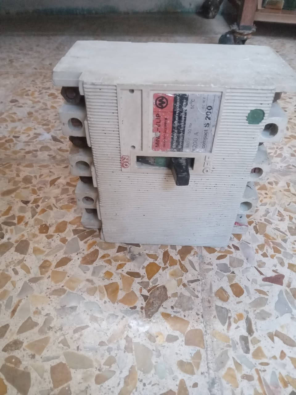 للبيع ادفع سعر عجبني ابيعك شغاله شرط 400 ابير ***********
