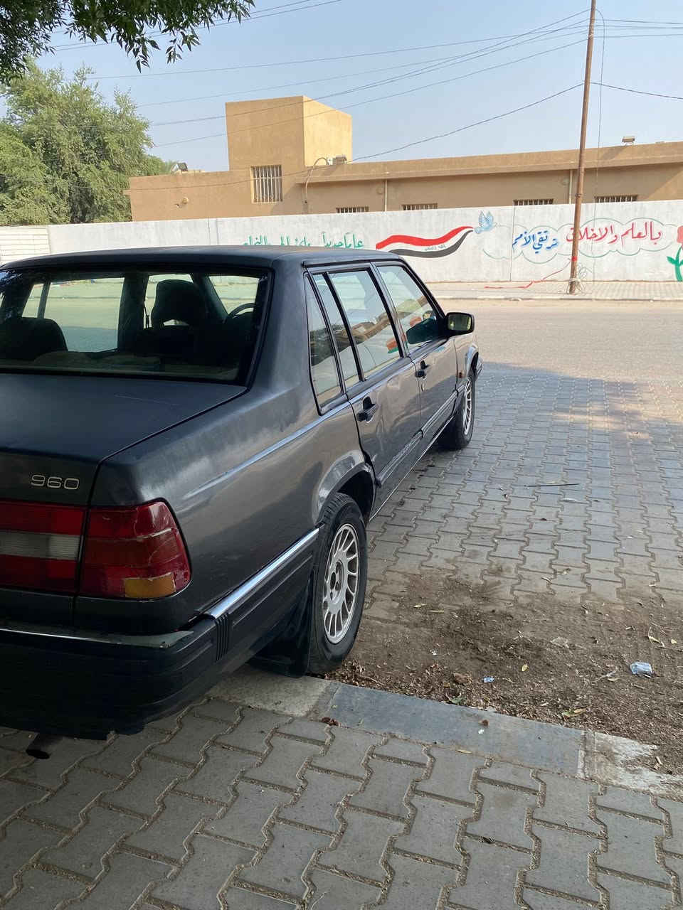 فالفو 960 موديل 92 مكينه ونجي سته سلندر المكينه بيه تنقيص سنويه صاقطه بال 2019 راعيها موجود بالناصريه شرط المداور 
-الحداديه زينه 
-تخم تاير جديد
-باتري جديد
-كهربائيات كلها شغاله عدا الكيجات
-جام اربعه كهربائي
-بطاين بيبان صاجيات
-السياره بدون حادث قوي
مكان السياره النجف
***********
السعر 26 وبي مجال قليل
