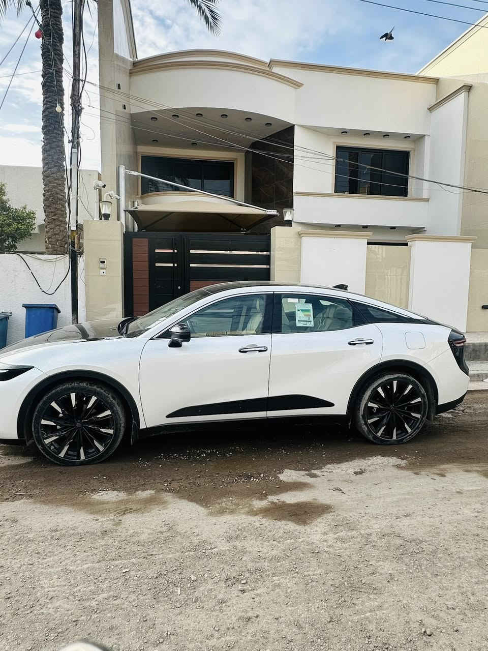 السلام عليكم
كراون ماجستا موديل ٢٣ مكفوله من الصبغ والضربه والتبديل فقط رصعه بالبنيد صغيره ومسحوبه bdr  وماشر عليها بالصور وسونارها موجود بالمنشور 
ماشيه ٣٢ الف كيلو
رقم بغداد الجديد باسمي 
مكان السياره بغداد / حي الاعلام 
السعر ٣٥٢٠٠$ يعني ٣٥٢ ورقه  وبيها مجال 
للاستفسار ***********
