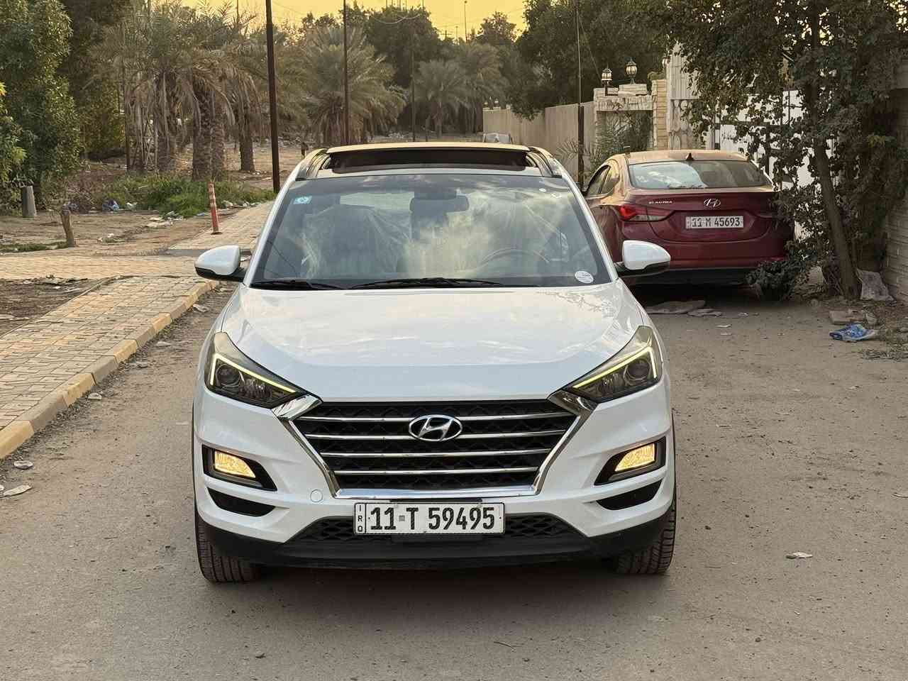 سلام عليكم توسان موديل 2019 خليجي كاصد فول مواصفات 
بانو راما
بصمه 
جلد
كشنات كهرباء
مري شفط
اشاير بل مري 
شحن واير ليس تليفون
لد امامي
داخل صاج
حساس امامي 
حساس خلفي
كامره شاشه جبيره
ماشيه 100 
فول تحكمات بعد بيها مواصفات اكثر 
السياره مكفوله كفاله عامه مكاني بغداد الشرطه الرابعه هاتف *********** السعر 200 مع مجال بسيط
