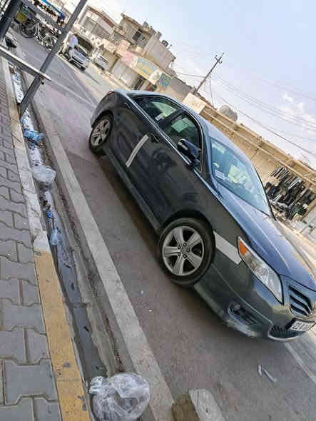 کامری امریکی2010بلاد سبورت سنوی لحد2028
سیارە مگلووب صبخ عام ای عیب مابی لاصرف لابخار 
کلە شغال 
تحدید سرعە
لایت زینون اصلی
بطاقە بانزین.
سعر86ورقەوبی مجال بصیط.
***********
