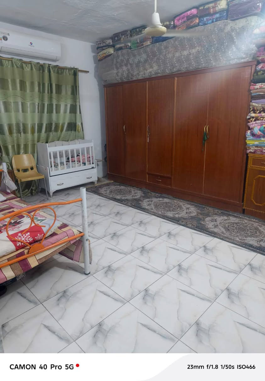 بيت للبيع 200م ركن مكون من ثلاث غرف+هول+ستقبال+مطبخ+صحيات داخلي وخارجي +كراج سيارة+ترك عنوان كوت /حي الجهاد/ قرب جامع فاطمة الزهراء/للستفسار التصال علا الرقم/*********** للبيع على مبادرة أو نقد
