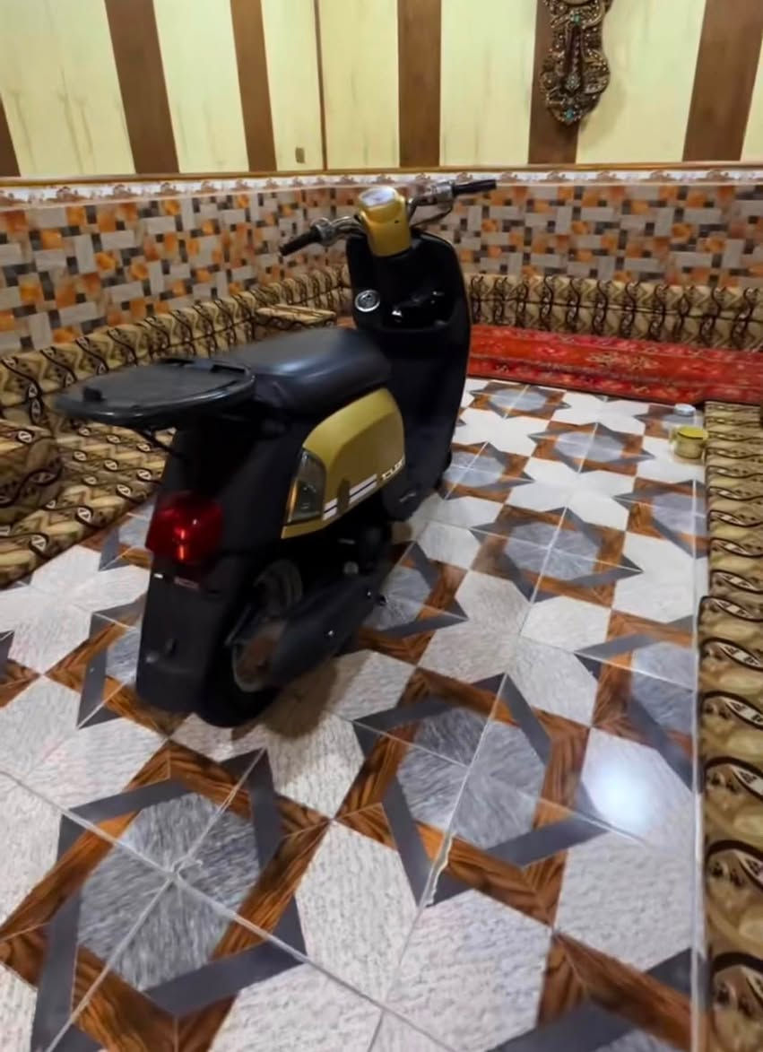 محرك لا مفتوح ولا تنقيص ولا تبخير شلعه ومعدل ونعومه

ويل عنكبوت رياضي بلادي مو تجاري هوه وشيال 
دراجه تخبل وكلشي شغال بيه 
مكاني بصره 5ميل 
سعره ٨٥٠
اذ مو شراي لا ترأسني 
*********** وتساب بي
