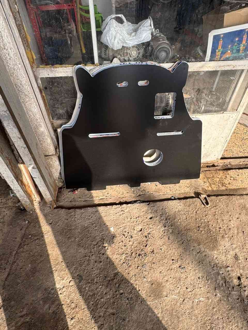 السلام عليكم 
دروعه c200 /دارت 
السعر 60 مع الشد العنوان التجاري 
***********
