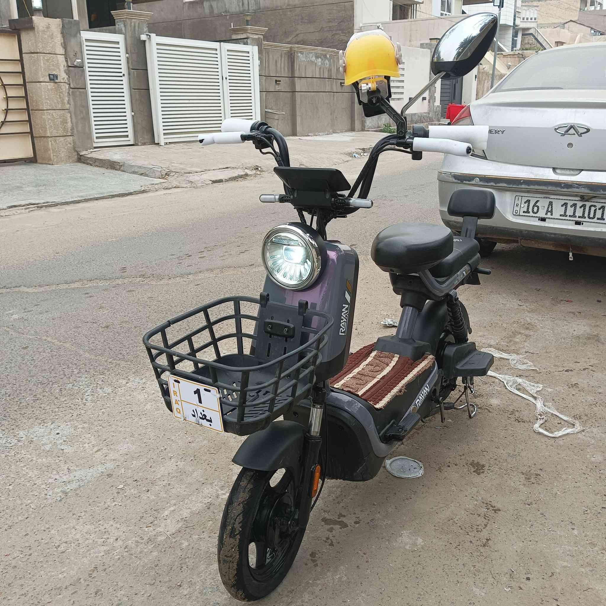 ريان بريميم حجم 14 للبيع
المواصفات:  
ملف 500W 
سرعه 40 حقيقي
شاشه تبين اعطال الموجوده 
حساسات والاشاير والكلوبات كله شغاله 
ضد المي Water proof 
بطاريات 16 امبير وتمشي 20 كيلو حقيقي 💯
شاحنه الاصليه مال ريان 
الدراجه ولا نقص بيه 
وهديه ستاند مبايل وارضيه
السعر 290 الف وبيه مجال قليل لو مراوس بعصفوريه ومستعجل على بيعته
للتواصل: ***********
 او خاص
