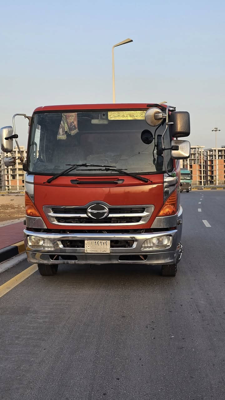 السلام عليكم هينو شيطان كابسه نفايات تخصصيه رقم بصره شرط التحويل مامشتغله فقط تحميل كراتين محرك 80 فول عادي 6سلندر 10مكعب مكفوله كفاله عامه اخت الزيروو مكاني البصره اخمس اميل  ***********
