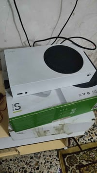 للبيع سيريس اس كامل ملحقات سعره 300 والله محتاج وجاي ابيعه قفله عنواني...