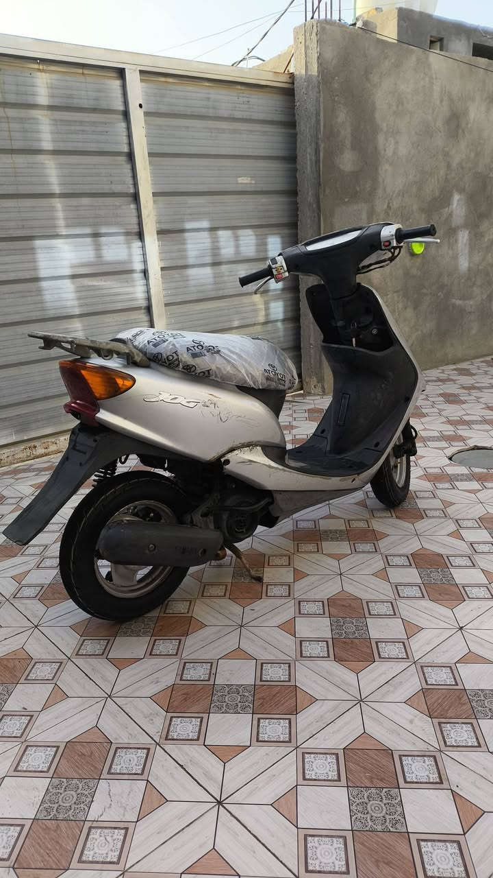 سلام عليكم عصفوري حاويه شرط. كفر بلادي  مامفتوحه سلف هندر اشاير
كيج كيلو متر /كيج بانزين.
قفل سكان قفل صندوق دراجه علئ وضع البلاد جاهزه مانقصه برغي مكينه ناعمه.نهضه ونعومه فول دراجه مال جناي جاهزه للاخير.
المكان البصره قضاء المدينه 
الاستفسار***********
