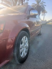 دوج كرفان موديل٢٠١٦ موصفات عاديه سياره بلاديه على وضع الشركه حادثها جا...
