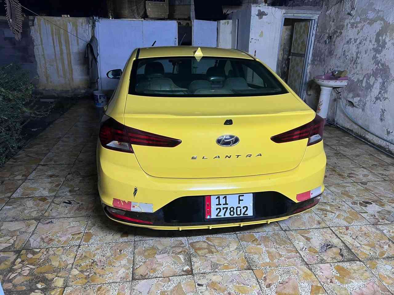 السلام عليكم عرض النترا موديل ٢٠٢٠ وارد امريكي حادث ربع جاملخ وربع الدعاميه الامامي حادث وبيها ربع الدوسه  بسيط سياره ماشيه ١٠٠ الف حقيقي مكينه ٢٠٠٠ دوش كير سيفيتي مواصفات عاديه رقمالجديد السعر ١٣٧ وبيها مجال بسيط عنوان بغداد الشعب رقم الهاتف ***********
