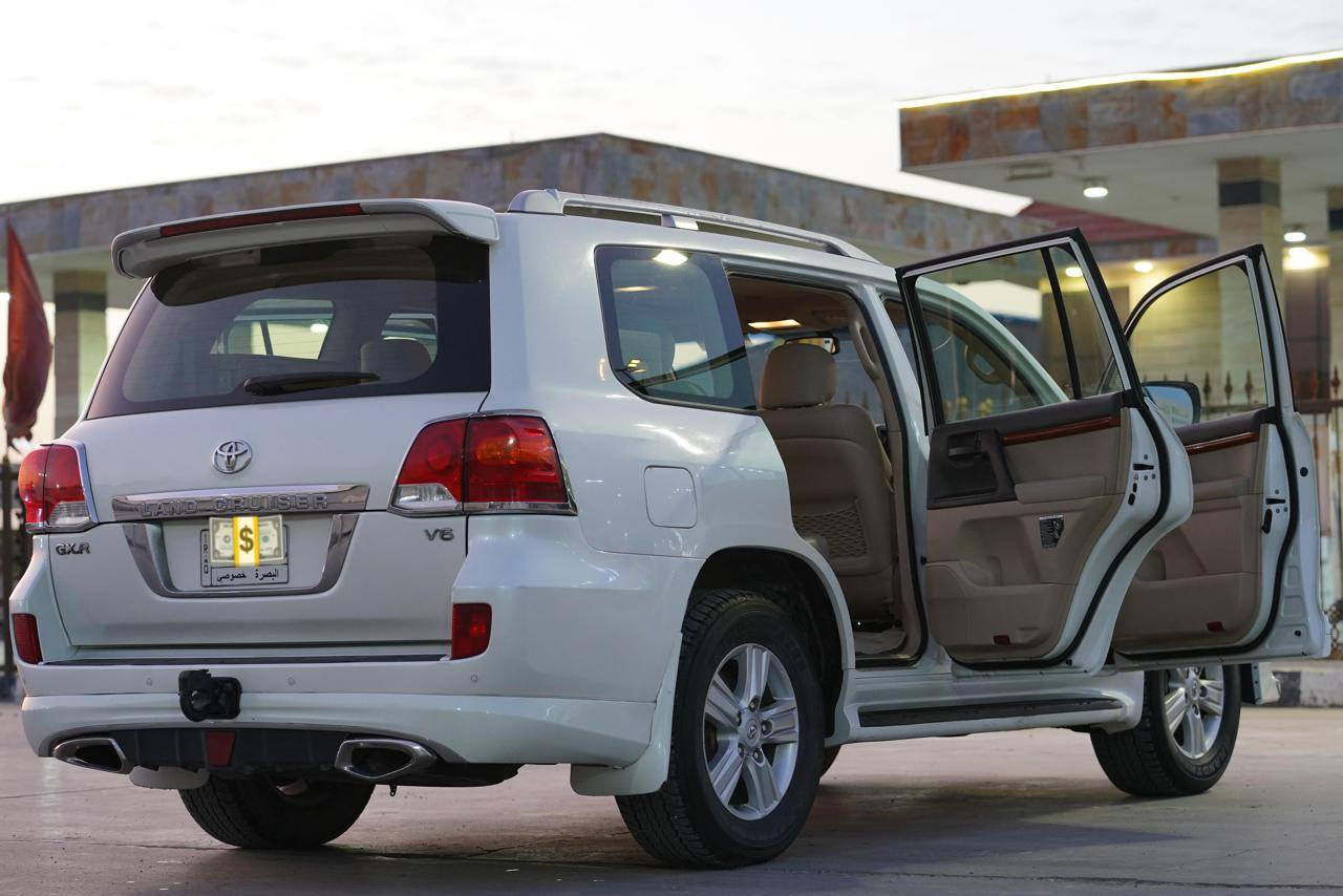 مكلف بالنشر. 
🚗 لاندكروز GXR 2015 بريم للبيع
الرقم بصره بأسمي، تحويل ثاني يوم مكفولة

✔️ فول مواصفات 1/1
✔️ محرك 6 سلندر
✔️ شاشة + بصمة تشغيل وأبواب
✔️ فتحة سقف
✔️ حساسات أمامي وخلفي
✔️ كشن جلد + كهرباء
✔️ تشغيل عن بعد
✔️ ثلاجة + 3 قطع تبريد
✔️ 8 إيرباك
✔️ 7 راكب + مثبت سرعة
✔️ زراكات لايتات امامي
✔️ مري قلاب 
✔️ مانع انزلاق 
✔️ طفاية 

📏 الممشى: 193 ألف حقيقي (شرط الفحص والسونار)

📍 البصرة
📞 ***********

💰 واتساب او اتصال على الرقم لمعرفة السعر
