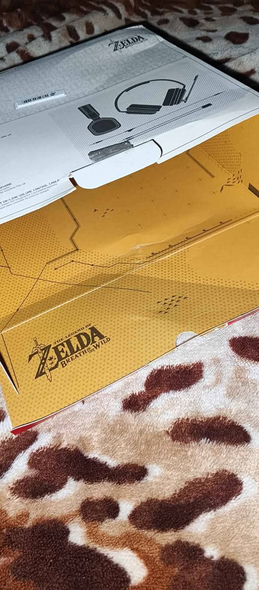 Astro A 10 
من النوادر نسخة ZELDA 
 جديد لوك كامل 100٪ 
مع كتيبات خاصة 
والكيبلات المميزة الخاصة بها Singapore


**إذا كنت صاحب هذا الإعلان وتريد حذفه لأي سبب، رجاءا أرسل رسالة إلى الدعم الفني**