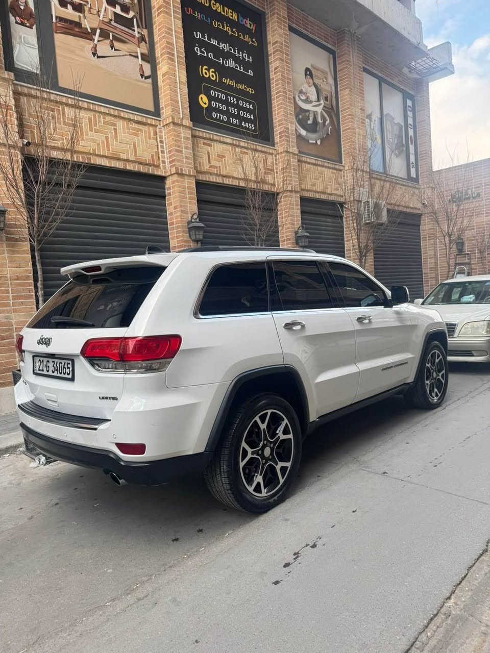 جێپ لاریدۆ ٢٠١٨ سەیارەکە ٣ پارچەی ڕەشە و هیچی تر کتابی جام ڕەشی لەگەڵایە فول فول مواسەفاتە بۆ زانیاری زیاتر *********** سعری ٢٤٠ معامەلە السليمانية, العراق
