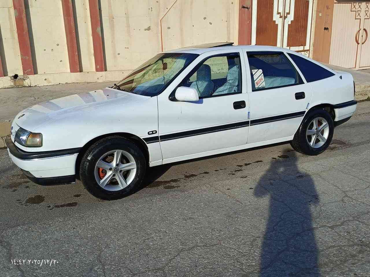 السلام وعليكم اوبل فيكترا جنطه موديل 1992حجم 20بلادي باور مركزي سلايت كربون موجود سنويه عضم رقم الماني بدون صبغ ولا ضرر على وضع الشركه الاستفتار ***********
