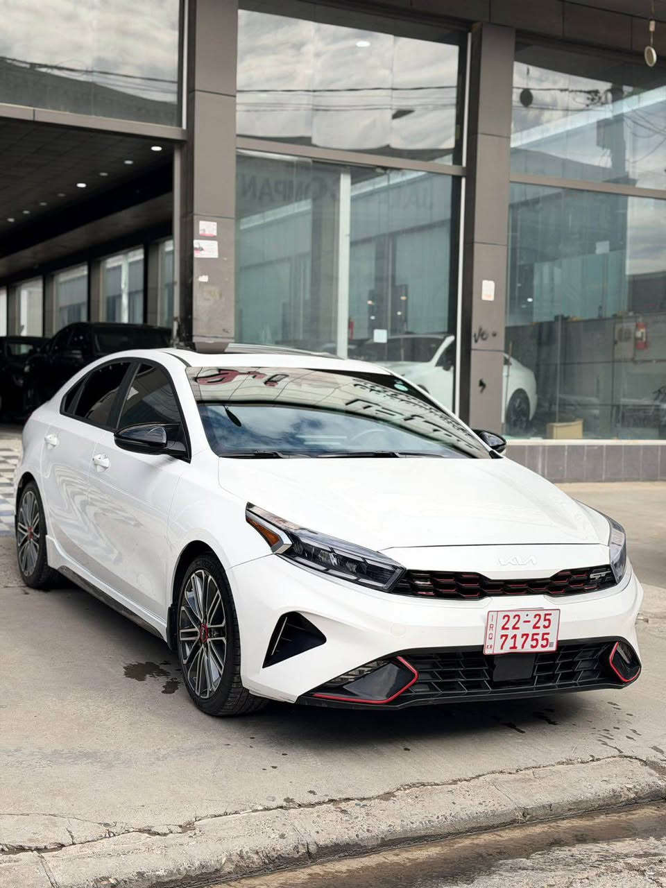 السلام عليكم 
كيا فورتي Gt النسخه الرياضيه موديل 2023 ابيض

الضرر // جاملغ نص بوند السايق فقط صور الضرر مرفقه ع الفحص وين ميعجبك 
بدون دواخل 💯  ايرباكات سليم ماطاك 💯 
بدون رقم تترقم شمالي
السعر 158 
 
المواصفات //
محرك 1600تيربو القدره الحصانيه 207 جدا سريعه 
بصمه تشغيل+ ابواب + جنطه
فتحه سلايد روف
دبل اكزوز صوت وفصله بلادي 
ستيرن حرف D 
شفتات ستيرن 
تدفئه تبريد كشنات
اناره ترحيب بالابواب 
اناره داخليه مع رمز GT  🤍❤️💙
اناره بالابواب 7 الوان 
تبريد قطعتين 
كراسي جلد مع ختم GT 
حساسات خلفيه
رادار امامي + جانبي + خلفي
نقاط عمياء 
تحديد مسار قياده اليه 
بريك تلقائي 
شاشه كبيره اندرويد اوتو ابل كار بلي 
كاميرا دواره 
مداخل usb 
اشاير بالمري 
صندوق ذكي يفتح عند الاقتراب 
قياده ثلاث وضعيات سبورت نورمل ايكو 
ويل كب حجم 18 رياضي 
ليد امامي خلفي 
وباقي المواصفات المعروفه 
مكاني اربيل 
*********** أربيل, العراق
