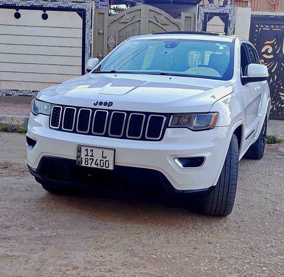 Jeep Laredo  2018  ..black top..  
جيب بلاك توب اللون أبيض ثلجي "حاجب ابيض" مستوردة من امريكا" للمملكة العربية السعودية ومصلحة بأمريكا " مجددة لغاية 2027..فول جديده واستخدام شخصي بعناية تامة.. ماشية 61 ميل رقم بغداد انكليزي جديد..؟
حادثها  سطحي تبديل بنيد ودعامية باصلية نفس اللون وصبغ بسيط في كرون الجاملغات الأمامية دون دواخل ولا حداديه "ايرباكات معادة.".  تم التصليح بأمريكا.." ولو كان التصليح بالعراق لم يتبدل البنيد ولا تنصبغ كرون الجاملغات لبساطة الحادث..!! رقم الشاصي والسونار ضمن الصور المرفقة.."..محرك 3600سته.سلندر"وكير "وحداديه "جيدة جداً وعالفحص" ...

   فتحة " جنطة كهرباء"حساسات خلفيه " تحكم ستيرن جهتين " قفل سرعة " فور ويل" كاميرا دوارة " تشغيل عن بعد" كشن جلد ومخمل" تدفئة ستيرن و كشنات" كرسي السائق كهرباء " شاشة عرض كبيرة" شاشة عطلات وبرمجة" تخم تاير جديد "ويل 20 اسود" بلاك توب اصلي "ثلاثه مود انظمه قيادة" تعتيم مرايا "  تبريد شركة قطعتين فصل ايمن وأيسر.." تدفئة مرايا الخارجية.,"وهناك الكثير من المواصفات..مكان السيارة السماوة .... بيع مراوس حسب القناعه ومن الله التوفيق...!!
للجادين الاتصال *********** السماوا, المثنى

