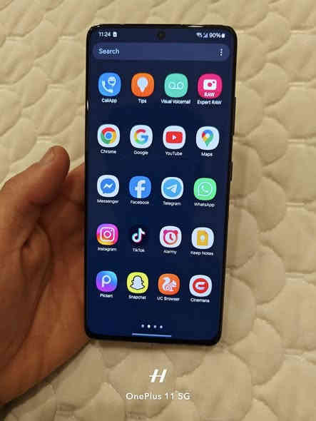 نسخة Snapdragon 888
256 / 12GB Ram

تك سيم كارت (e SIM )

شاشة الموبايل كلش نظيفة بدون عيوب و لا طبع 
عيب الموبايل فقط ذني الشخوط عل ايطار و زاوية ظهر الموبايل مكسورة 

ب 300 الف و بيه مجال ، بيع فقط بدون مراوس

مكاني كركوك - روناكي - قرب تقاطع حي النصر 

متواجد خاص و عندي واتس اب

***********
