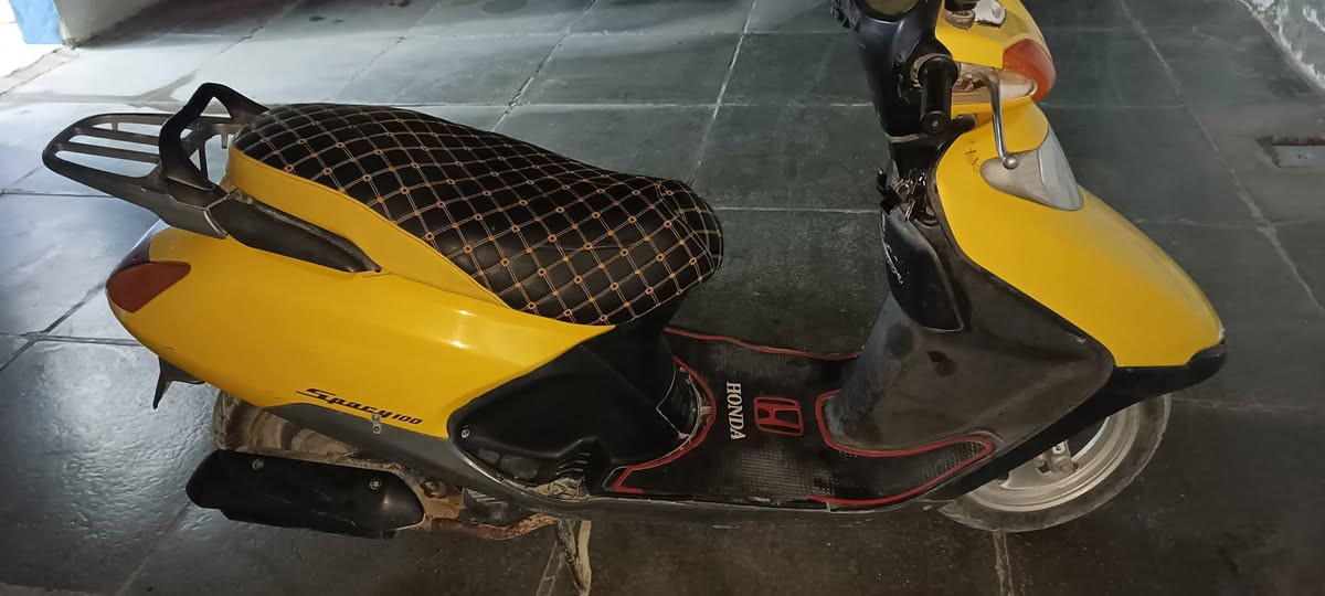 دراجه ماليزي للبيع كل نقص مابيه نضافه فول السعر 375 مستعجل الاتصال ***********
